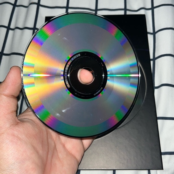 BTS “Love Yourself: TEAR” Album - Version “Y” - Picture 3 of 4